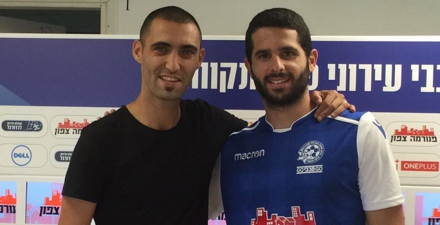 גל שיש מוצג במדי מכבי פ
