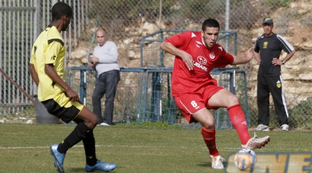 אדיר ממן במדי הפועל (שי לוי)
